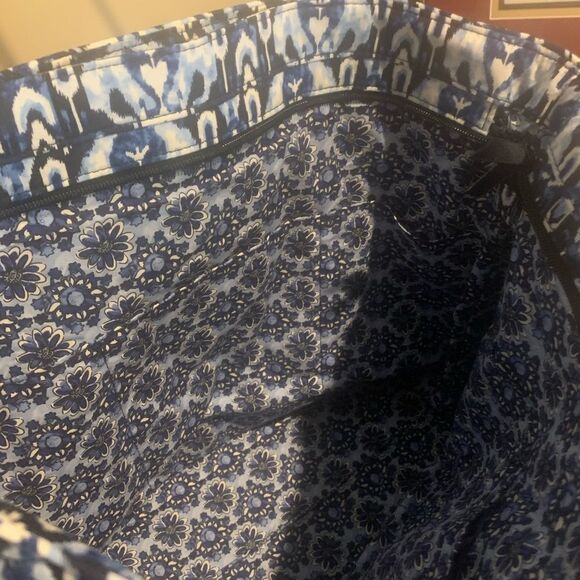 VERA BRADLEY High Performance Tote NEW - Picture 4 of 5